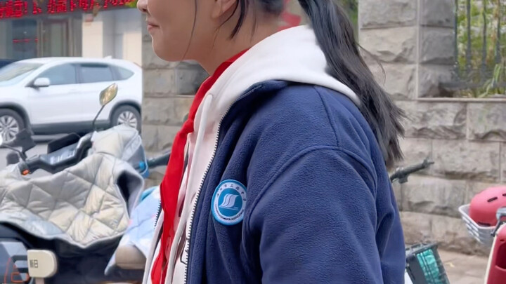 تحدي سيدات من مختلف الأعمار في لوويان: كيف يكون شعور الابتسامة الصادقة أثناء تسجيل رقم قياسي في التص