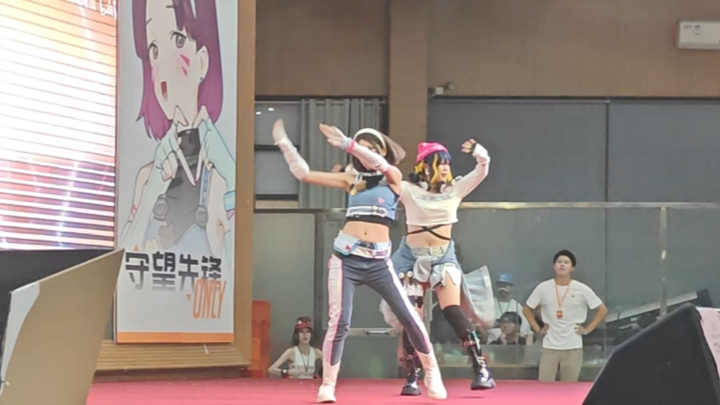 240921 Overwatch Guangzhou ONLY: مجموعة رقص جماعية للذكور والإناث D.Va Wuzi، اليوم هي الليلة المثالي