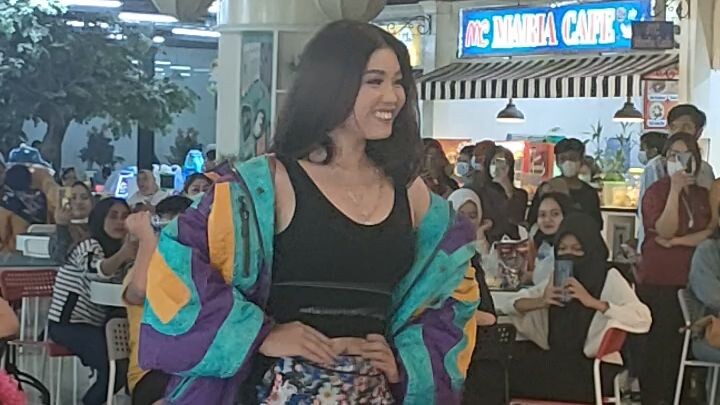Cantik Yah Yang Lagi Fashion Show 😍