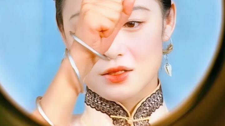 Momen pembantaian dengan pesona oriental!!! Dia benar-benar tampak seolah baru keluar dari sandiwara