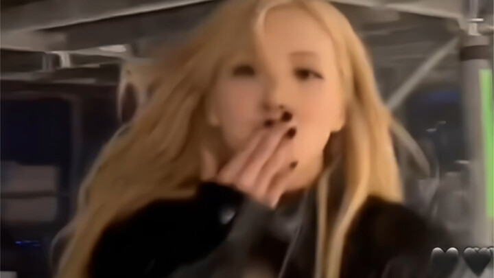 Tốt lắm, hôn bay về phía tôi!