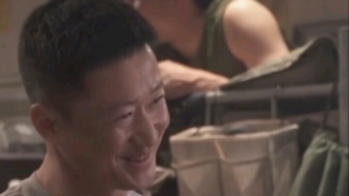 [The Wandering Earth 2] Tôi không cho phép bất kỳ ai không nhìn thấy vẻ ngượng ngùng của Ngô Kinh