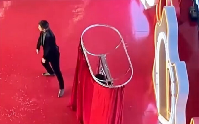 这视角，看到全过程