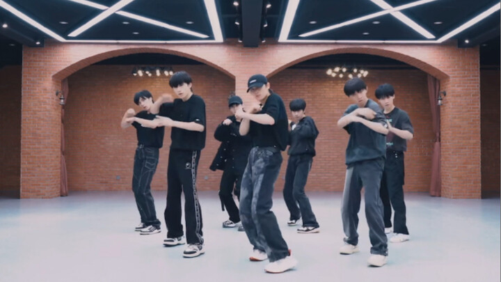 【ติงเฉิงซิน】การควบคุม ความหนักแน่น หล่อเหลาจริงๆ ติงเฉิงซิน! คลิปเกี่ยวกับติงเฉิงซินในห้องฝึกซ้อมเสี