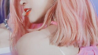 Bị chị khóa trên "tỏ tình", được em khóa dưới tặng chocolate, vừa ra mắt đã chắc suất ngôi sao sáng 