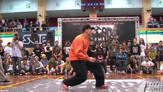 【إعادة مشاهدة الكلاسيكية، "عيد ميلادي الثامن عشر اليوم"】 شاهد كيف يفجر بوغالو كين الحشد بأغنية صينية