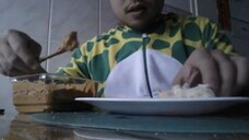ASMR EATING SOUNDS - FRENCH BREAD AND SATAY WITH PEANUT SAUCE SALAD(FRESH FROM S