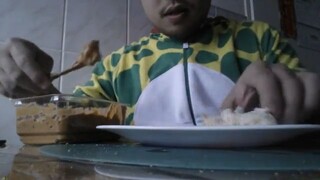 ASMR EATING SOUNDS - FRENCH BREAD AND SATAY WITH PEANUT SAUCE SALAD(FRESH FROM S