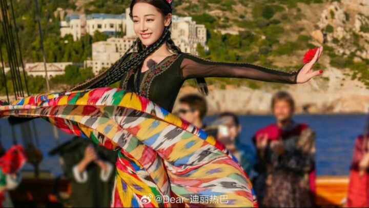 تتفتح أزهار الرمان الأكثر جمالا في شينجيانغ بشكل رائع في بلد أجنبي !!!