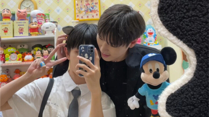 Em trai đáng yêu cầu hôn rồi~