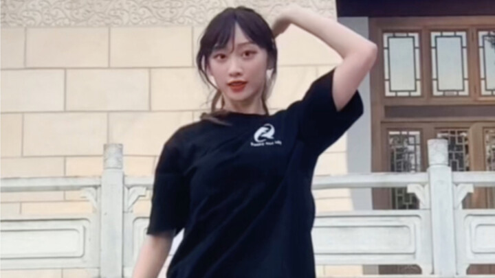 NewJeans-Super shy waacking basic skills Zundu likes this part very much
