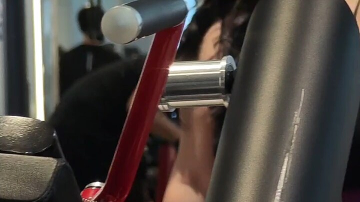 ช่วงตรุษจีนกลับบ้าน: หายนะระดับมังกรในฟิตเนส! กลับบ้านทั้งออกกำลังกาย ทั้งช่วยครอบครัวดื่มไวน์เกรดต่