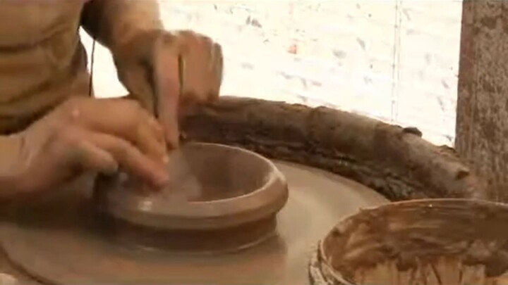 Clay Pottery Slump & Torque Techniques - Clay Vase Forming Tips