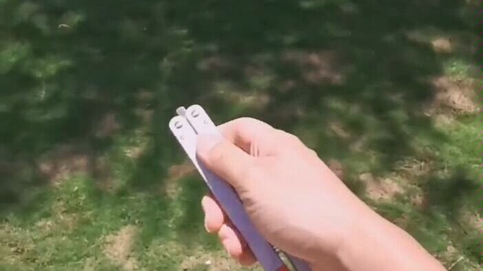 (一_一个人)梳子玩法53期非蝴蝶刀，不是甩刀