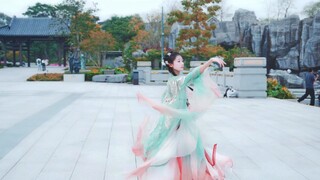 When Chinese traditional dance meets the elderly watching - social fear