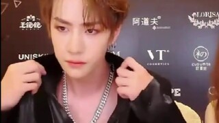 王一博  荷尔蒙爆棚