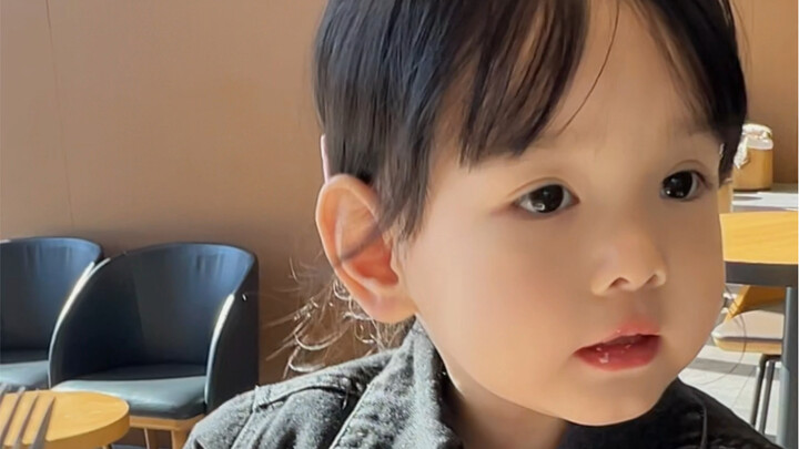 Apakah semua anak berusia 3 tahun bicaranya lucu seperti ini～