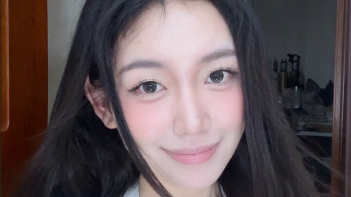 How can girls with average looks dramatically boost their attractiveness?