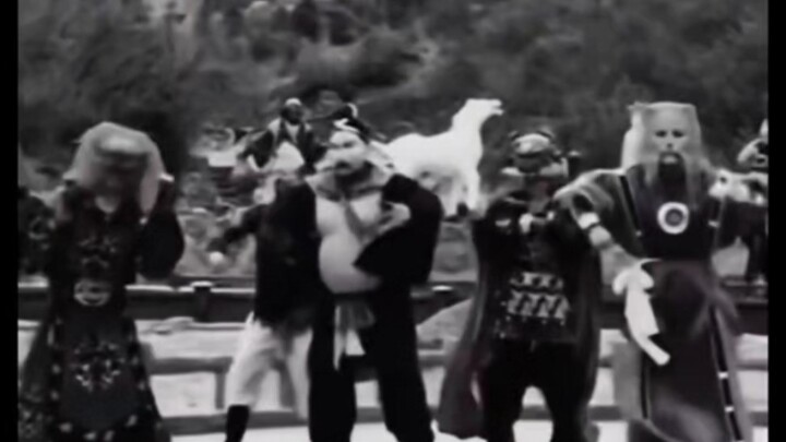 ตื่นมาสะดุ้งเลย' เห็นพี่หมูกำลังร้องเพลงเต้นแร็ปอยู่