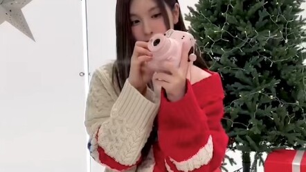 "Want to know what I want for Christmas?" BAE❤NMIXX