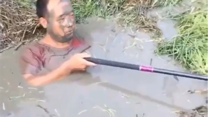 Luận về việc các cần thủ ký thỏa thuận ly hôn đều diễn ra bên bờ sông