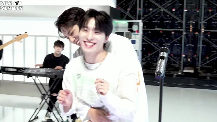 Min the Dog and his “little pup” Chanchan 🥰