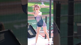 그대로 굳어버린 안타를 쳐줘요 홍라 #최홍라 #치어리더 HongRa