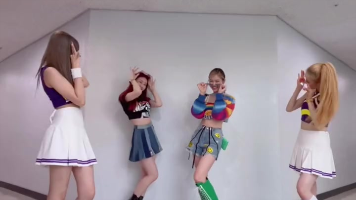 STAYC × ITZY, let’s do it together! “STEREOTYPE” dance challenge!