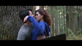 Kriti Sanon kissing scene