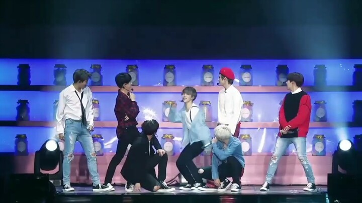 [BTS] Mid-dance, suddenly a martial arts segment appears—Jin's military-style boxing is pretty good!