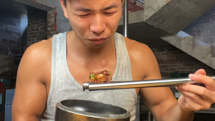 Pork ribs that cost ¥20 ended up looking like they were worth hundreds of yuan.
