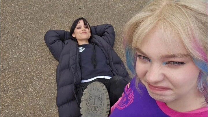 โดยหลักการแล้วฉันปฏิเสธการกอด แต่กับเอนิด ฉันกลับปฏิเสธไม่ลง【วันพุธ】Wednesday&Enid丨เวนแคลร์