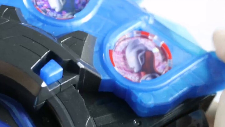 Will Tiga's 25th anniversary have these medals? Dark Tiga's sound effects are so unremarkable!