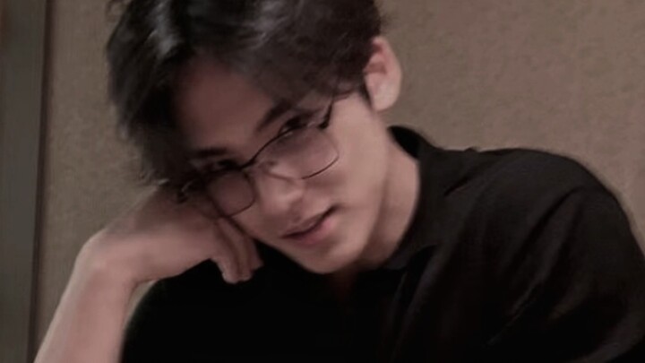 【Kim Min Kyu】“Mắt phượng+Răng nanh nhỏ+Nốt ruồi trên chóp mũi” đây là sự kết hợp sát thương liên hoà