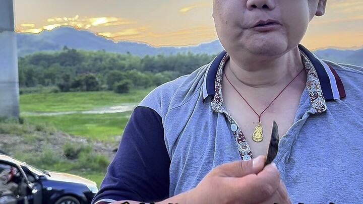 #Nhai trầu lâu ngày có hại như thế nào? Thịt đùi đầy mặt! Mặt bị cắt, răng bị cắt không mở được! Mon