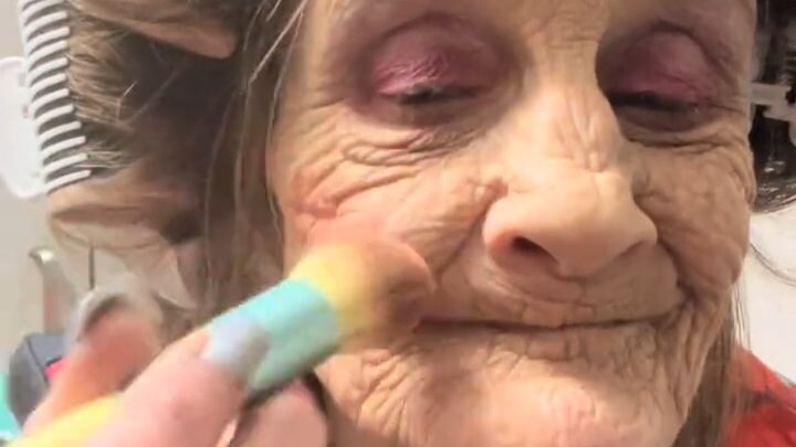 An elderly woman documents her daily grooming routine; even her deep wrinkles can’t dampen her love 