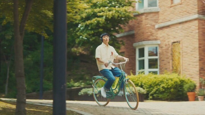 MV lagu debut solo Do Kyung-soo berjudul “Rose” telah dirilis.