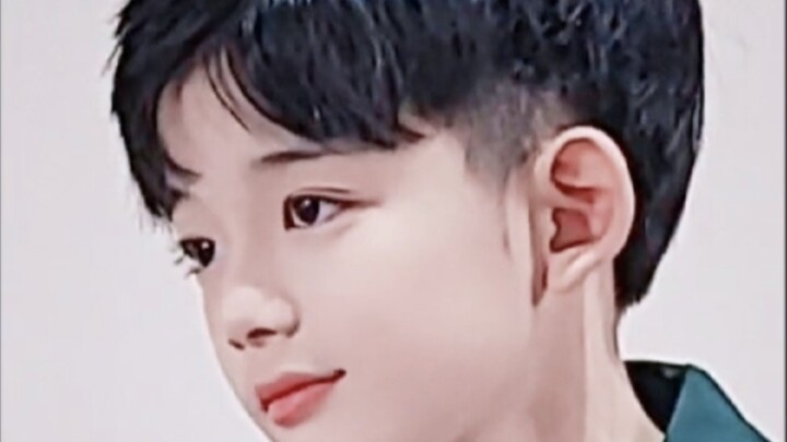 He didn’t get nabbed by Li Fei, but Yu Zheng did! ◎ This is probably what the male lead looks like i
