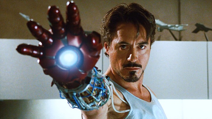 Như mọi người đều biết, khẩu pháo trên lòng bàn tay của Người Sắt được nạp năng lượng bằng ý niệm.