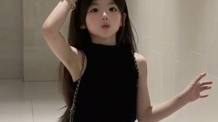 [Yuèyuè] 3,500 hours of street dance training wasn’t for nothing!