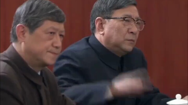 “Đừng chơi chữ, tôi thật sự họ Xã đó”