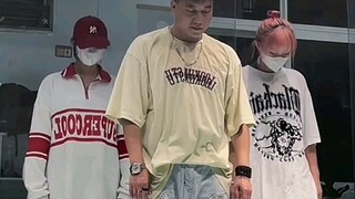 世界上最难的唱跳flow。我高低也得给它扒下来。形散神聚的。