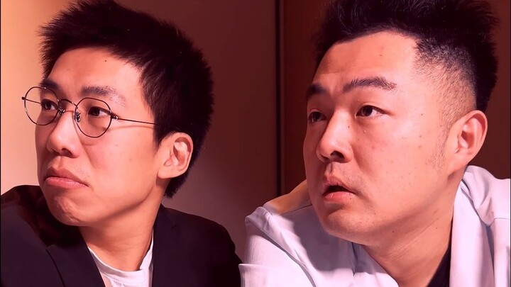 في هذه اللحظة، راح رجل قوي ينظر إلى البوكيمون في المستودع ثم اختار إطلاق سراحه.