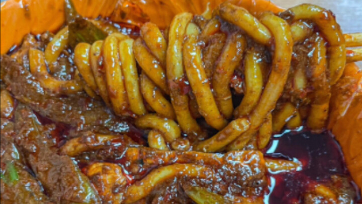 “Ăn no quá, chật bụng rồi”