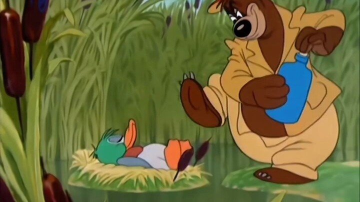 Xiong Da's absurd hunting antics unexpectedly get outsmarted by a little duck—hilarious short video!