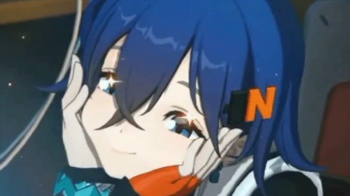 Lingmei Puts Hands on Face, Tilts Head for a Minute – Pure Enjoyment