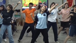 Which class uses "Random Dance" as a class activity! [Nanning No. 3 Middle School] Random dance arch