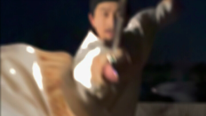 “ดวงจันทร์แจ่มใสเมื่อใด ก็ยกแก้วถามฟ้าสีคราม”