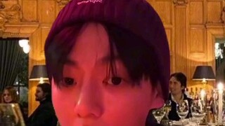 jinkook date be like: