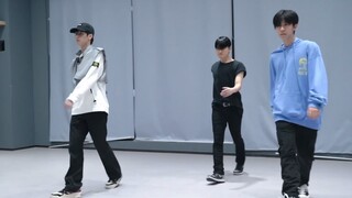 【贺峻霖严浩翔】一人血书想要求练习室完整版！！！真的太好看啦这个舞蹈！！！